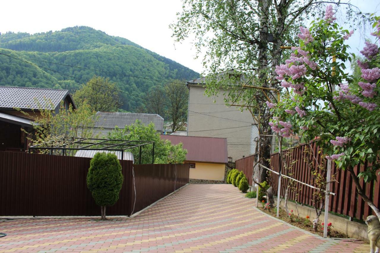 У Інни Hotel Mizhhirya  Luaran gambar